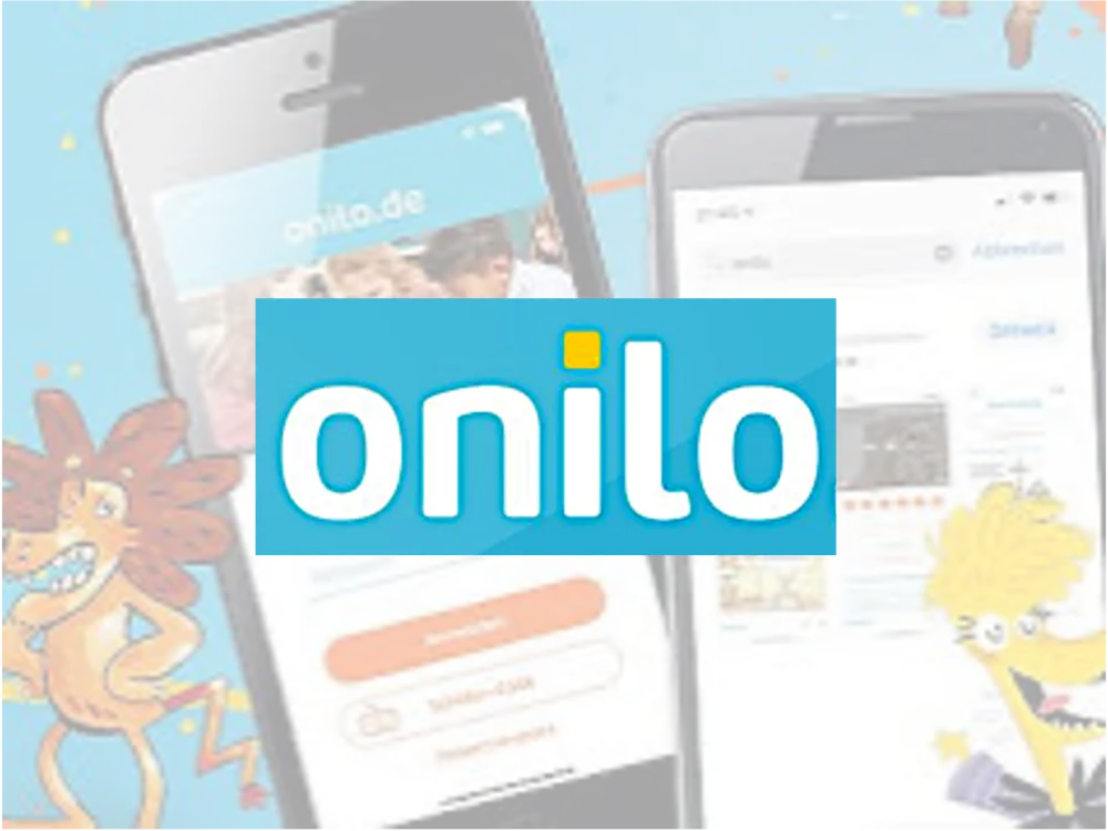 Das Bild zeigt das onilo-Logo in weiß (mit gelbem i-Punkt) auf blauem Hintergrund. Darunter scheint transparent das Bild von zwei Smartphones und dem geöffneten Onilo Lernkonzept. 